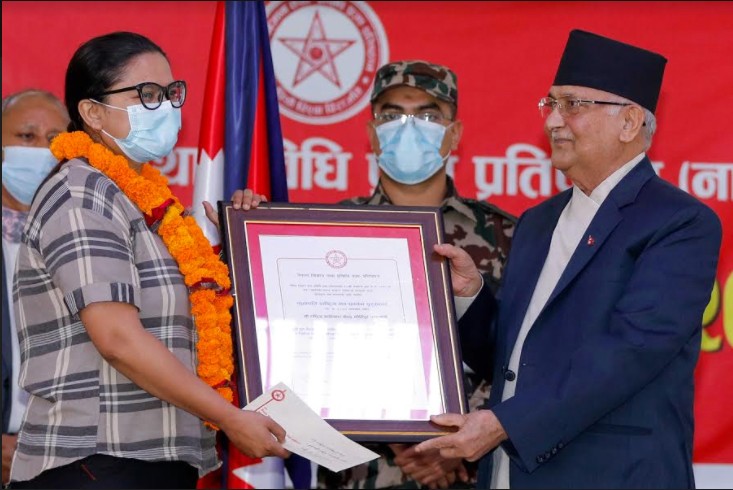 नास्टद्वारा नेपाली वैज्ञानिक पुरस्कृत