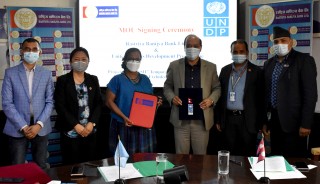 राष्ट्रिय वाणिज्य बैंक र युएनडिपी नेपालबीच सिमान्तीकृत घरधुरीलाई रकम उपलब्ध गराउने सम्झौता 
