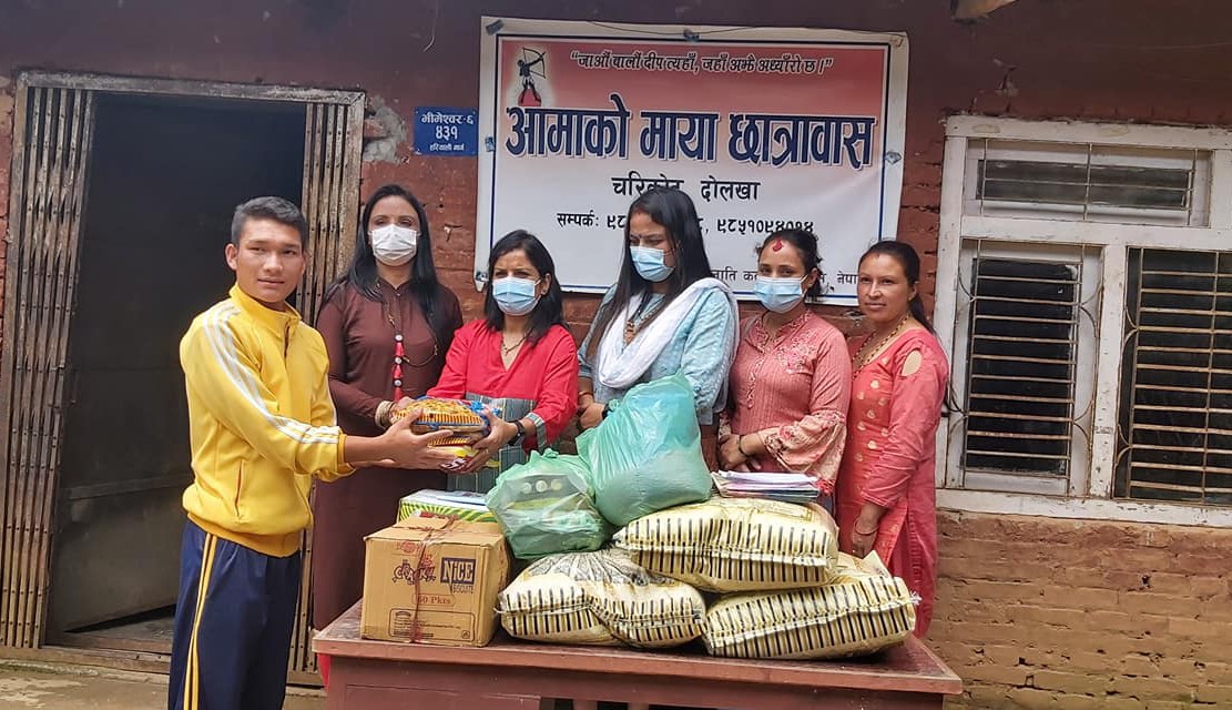 परोपकार साकोसको स्थापना दिवसमा खाद्यान्न सामग्री हस्तान्तरण