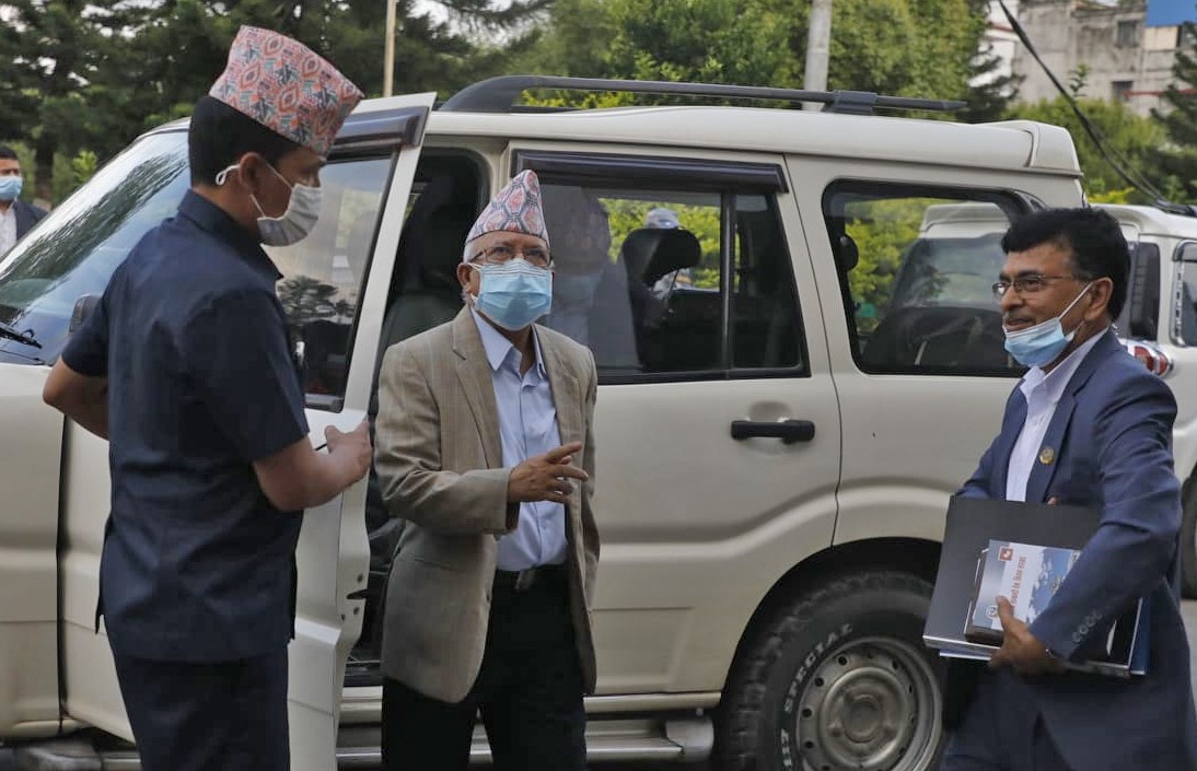 माधव नेपालको अध्यक्षतामा नेकपा एमाले समाजवादी, दल दर्ताका लागि दिए आयोगमा निवेदन