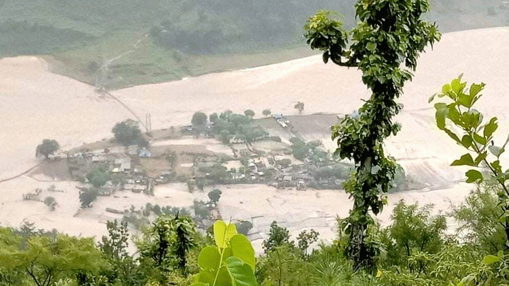 किसानको रक्षा गर, प्राकृतिक विपत्तीमा परेका परिवारलाई राहत देऊ !
