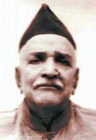 विदेशी सामानले भरिएका पसल खुल्दैछन्, .................. : प्राज्ञ नयराज पन्त