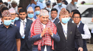 राष्ट्र बैंक फर्किए गभर्नर