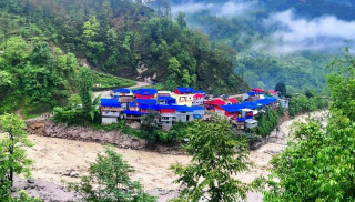 ताप्लेजुङ्गमा बाढी पहिरोको ताण्डब  : तीन जना अझै बेपत्ता