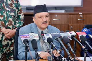अनुशासन र पारदर्शीका साथ राजश्व बढाउनेतर्फ लाग्न कर्मचारीलाई  अर्थमन्त्रीको निर्देशन