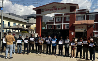 दाेषीमाथि कारबाही नगिरदा फेरि पत्रकारकाे धर्ना 