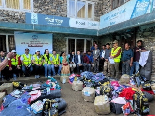 एनआरएनएद्वारा दक्षिणकाली र सिस्नेरीका बाढी  प्रभावित १२० परिवारलाई राहत वितरण