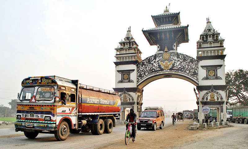 खाडी युद्धको असर: पेट्रोलमा १५ र डिजेल/मट्टितेलमा १० रुपैयाँ भाउ बढ्यो