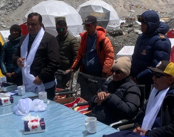 जलवायु परिवर्तन, पर्यटन र हिमाल आरोहीको सुरक्षाबारे छलफल
