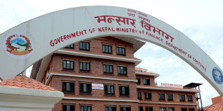 भन्सार प्रकृयामा ‘ब्लु लेन’ थपः जाँचपास सरल तर दण्ड कडा