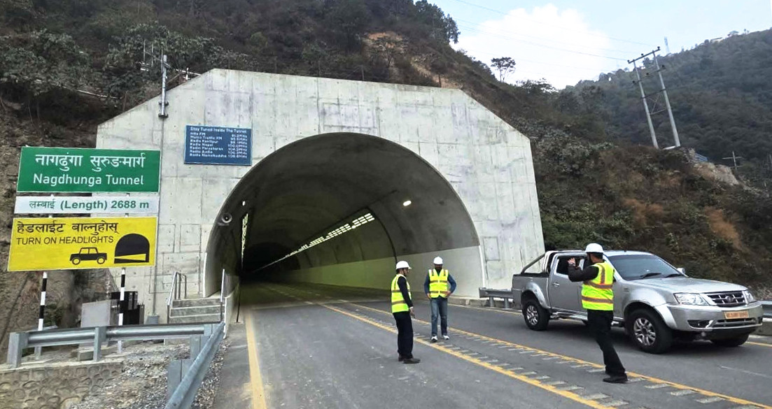 नागढुङ्गा सुरुङमार्ग साना सवारीका लागि एकतर्फी खुला