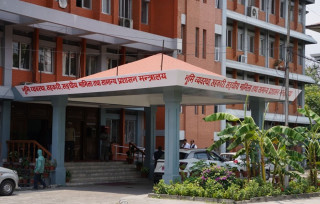 रावल आयोगले औंल्याएको अतिक्रमित सम्पूर्ण जग्गा सरकारको नाममा कायम गर्ने निर्णय