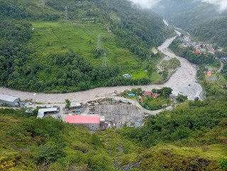 बाढीपहिरोले जलविद्युत क्षेत्रमा धक्का, एक हजार मेगावाट उत्पादन बन्द